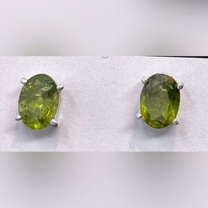 925 Sterling Silver Oval Peridot Stud Earrings Green Gemstone